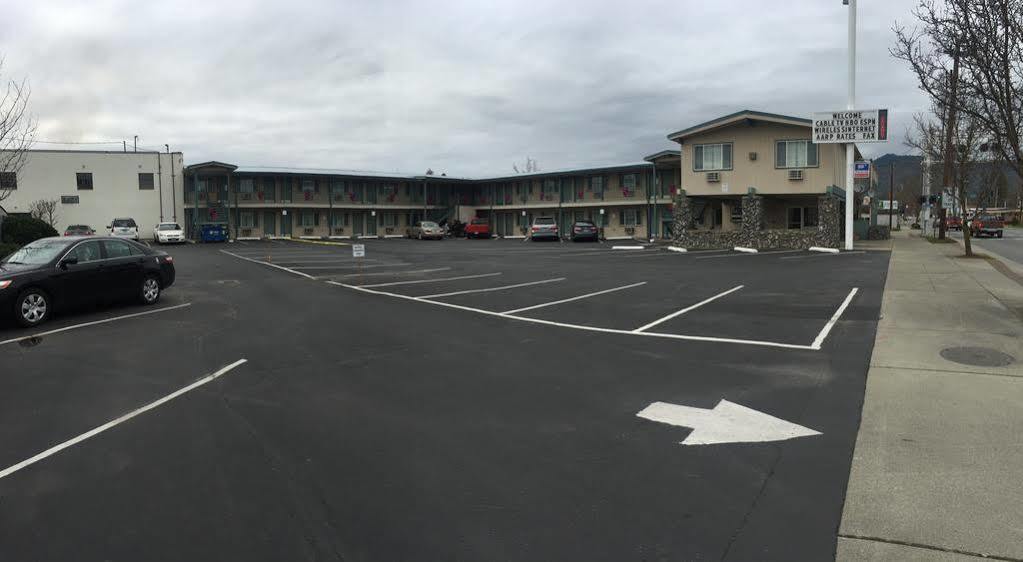 Knights Inn Motel Grants Pass Extérieur photo